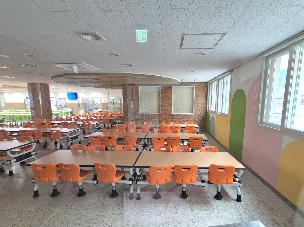 5bac18a650d8d38e0820f1200d80ff5d.jpg